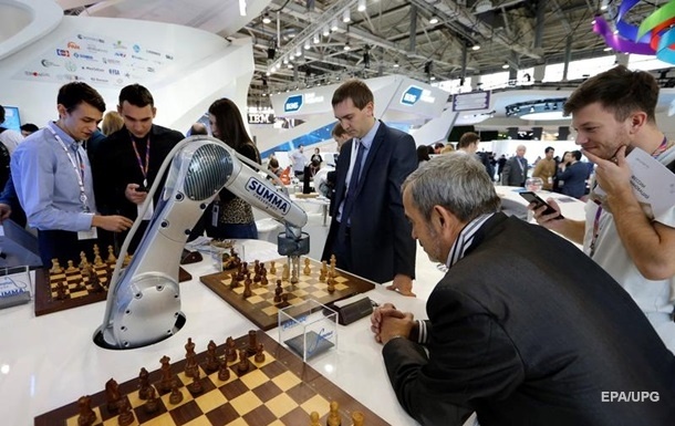 Шахматный турнир в Москве: робот сломал мальчику палец