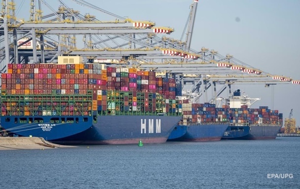 Крупнейший порт Европы объявил о прекращении контейнерных перевозок из России