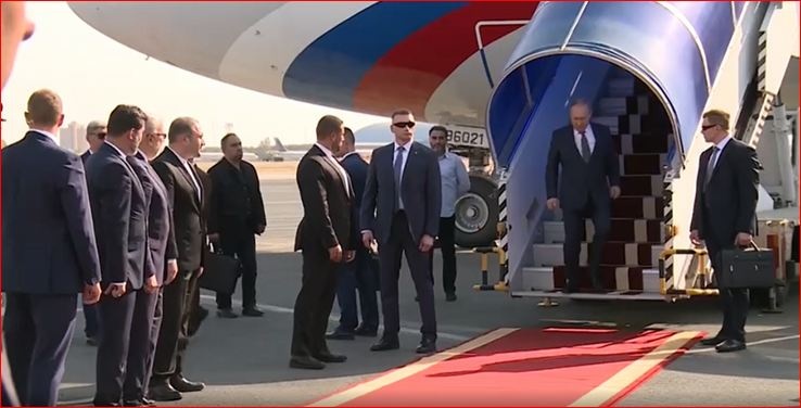 В разведке подозревают, что в Иран летал не Путин, а его хромой двойник