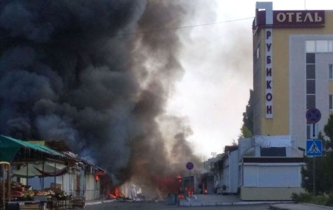 В Донецке после взрыва начался пожар на нефтебазе