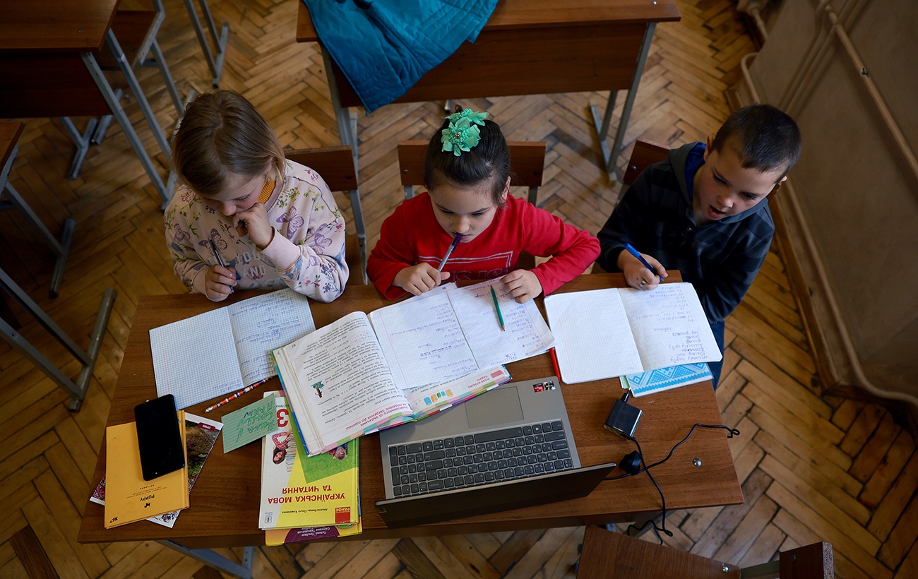 Уроки под звуки сирены: каким будет новый учебный год в Украине