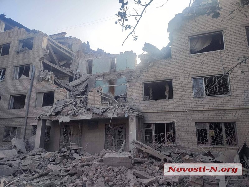 Обстрел Николаева: оккупанты уничтожили общежитие