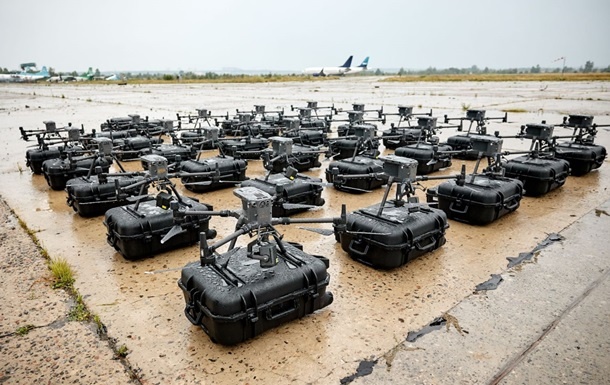 Министр Федоров показал армию дронов