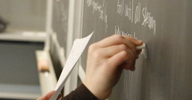 В России учительницу судили за антивоенное высказывание на уроке: школьник написал донос