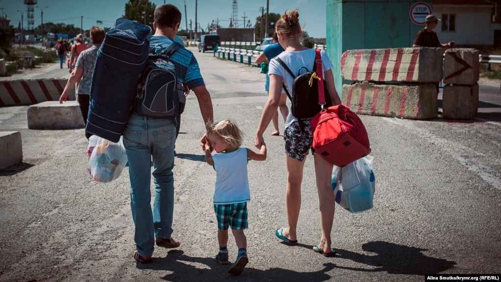 Украинцам обещают увеличенную компенсацию за размещение переселенцев: сколько будут платить