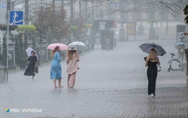 Дожди с грозами и шквальным ветром: прогноз погоды в Украине на сегодня