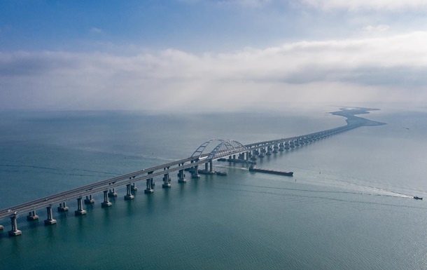 Крымский мост должен быть уничтожен, это законная военная цель - Подоляк