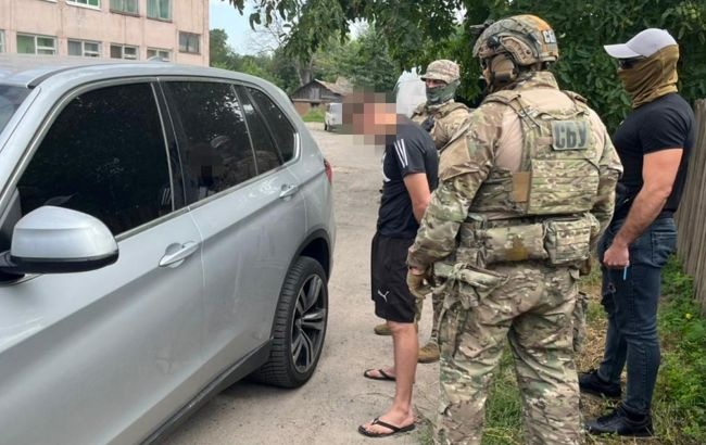 Провел в Киевскую область 128 единиц техники оккупантов: СБУ задержала вражеского агента