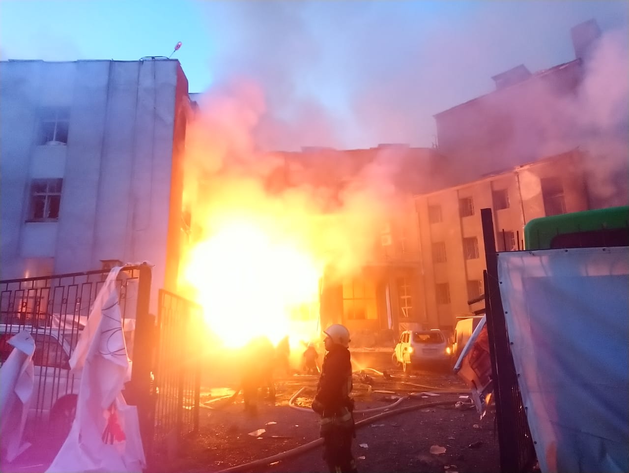 Украинцы гибли целыми семьями: число жертв удара по Харькову продолжает расти