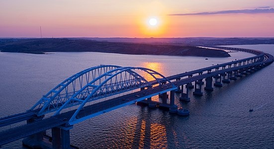 Эксперт объяснил, почему не следует спешить взрывать Крымский мост