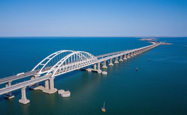 Когда разрушать крымский мост? Военный эксперт назвал идеальный сценарий