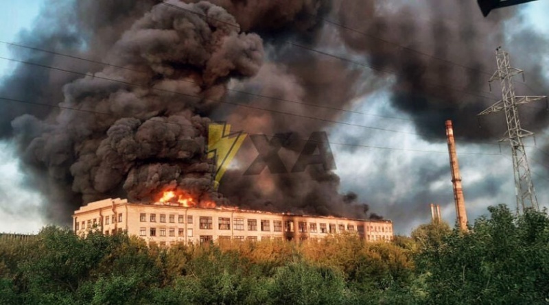 Взрывов перед возгоранием не было: в Харькове тушили масштабный пожар