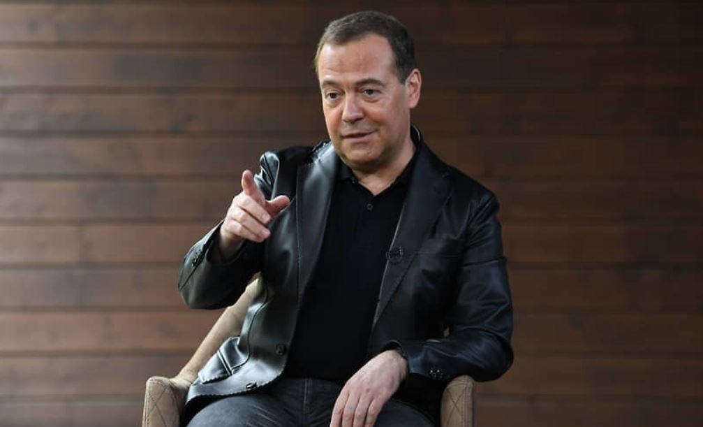 Медведев напал на Зеленского из-за отсутствия переговоров