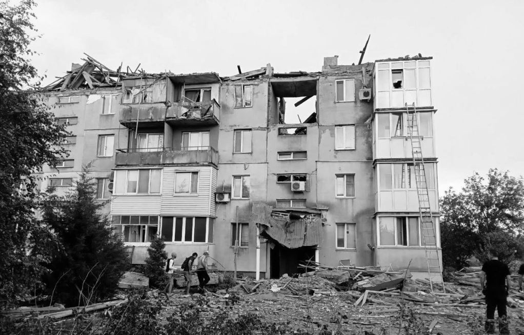 На Запоріжжі окупанти вдарили по багатоповерхівці: багато загиблих