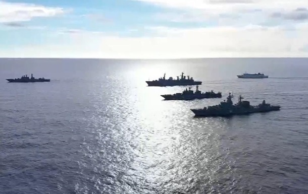 В Атлантичному океані помітили велику групу військових кораблів РФ