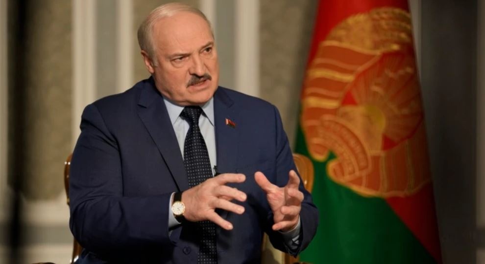 Лукашенко сказав, коли просить у Росії ядерну зброю