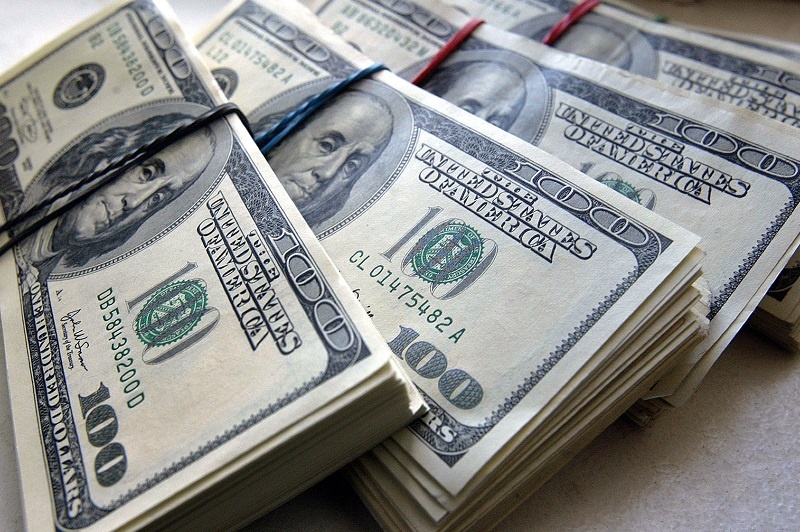 Курс доллара может достичь 50 гривен: в Кабмине озвучили новый прогноз