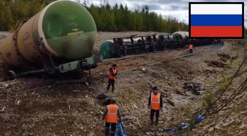 В России пошел под откос поезд с цистернами: колеи повреждены