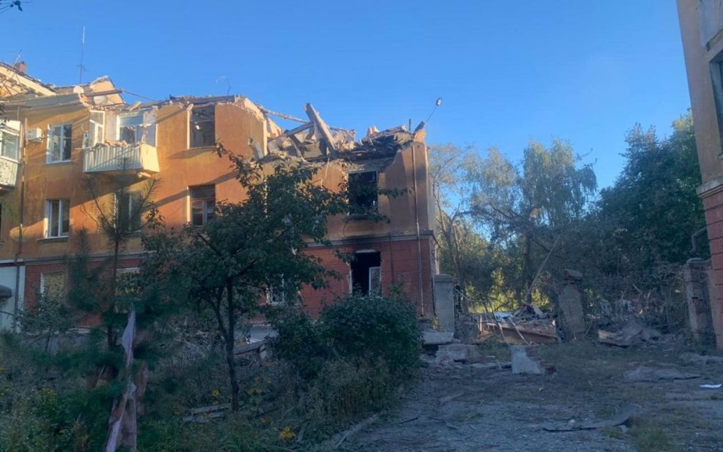 Ракетный удар по Славянску: из-под завалов дома достали тела всех погибших