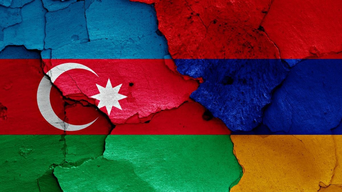 Между Арменией и Азербайджаном достигнута договоренность о прекращении огня