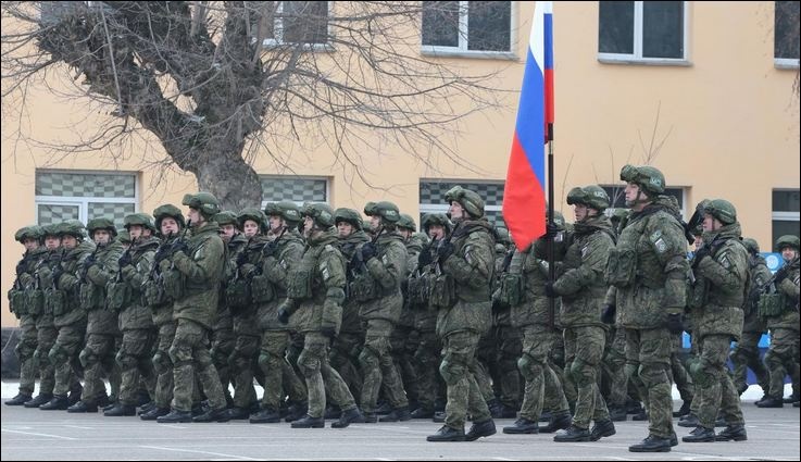 В РФ досрочно выпускают курсантов для пополнения армии
