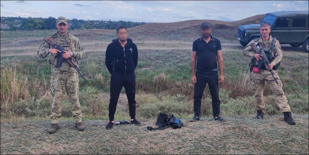 Двох втікачів видав запах парфумів: подробиці з кордону з Молдовою