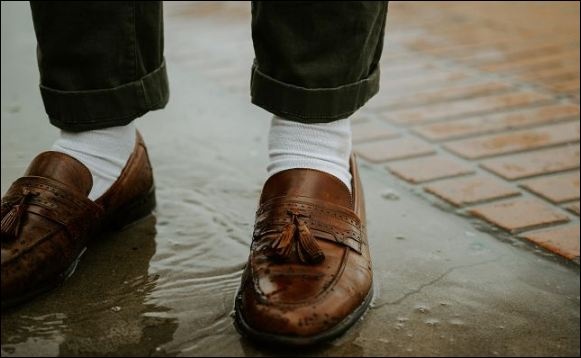 Чтобы обувь не промокла: недорогие суперсредства для слякотной погоды
