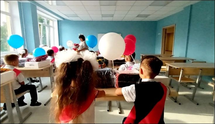 Колаборанти та заробітчани з РФ: хто навчає дітей на окупованих територіях України