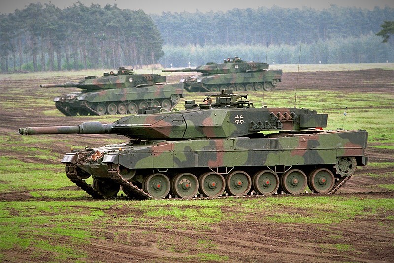 В Германии призвали ускорить процесс передачи танков Leopard Украине
