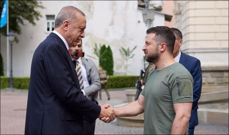 Зеленский поговорил с Эрдоганом по окончании "референдумов": что обсудили