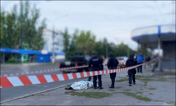 Обстріл Миколаєва касетними бомбами: кількість загиблих на зупинці зросла