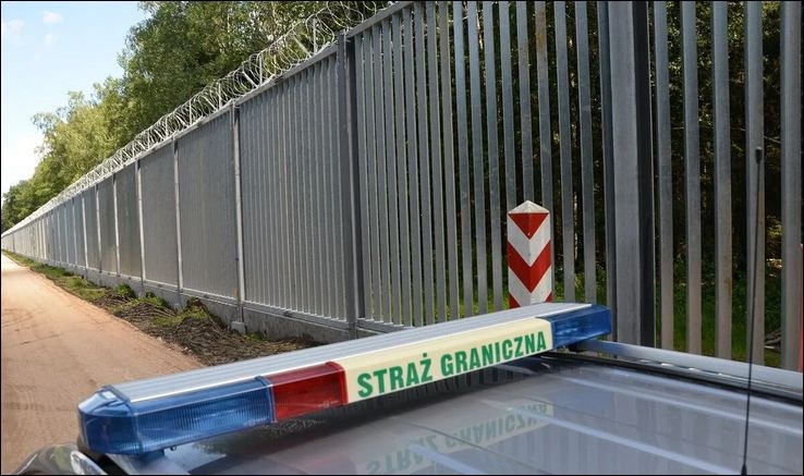 Польща збудувала стіну на кордоні з Білоруссю