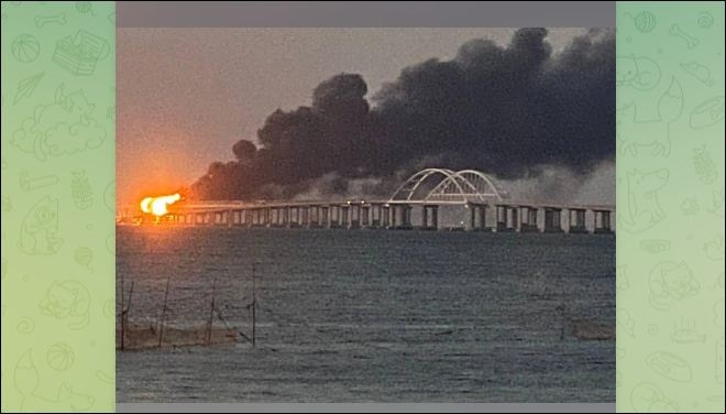 У Криму паніка: люди після вибуху на мосту штурмують АЗС