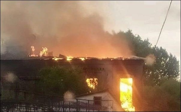В Курской области после "прилетов" загорелись заводы