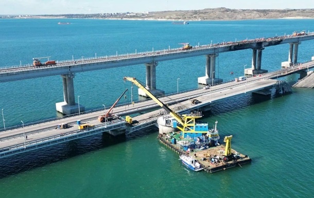 Російські ЗМІ оприлюднили фото ремонтних робіт на Кримському мості