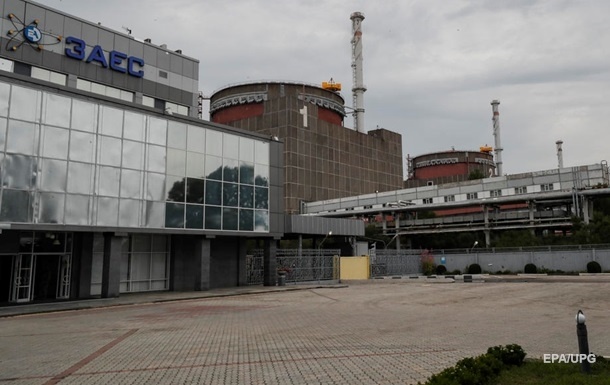 Запорожская АЭС обесточена из-за обстрелов: отключилась последняя линия связи