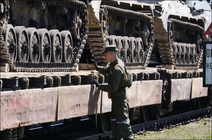 У Білорусь увійдуть 170 танків та інша техніка: подробиці