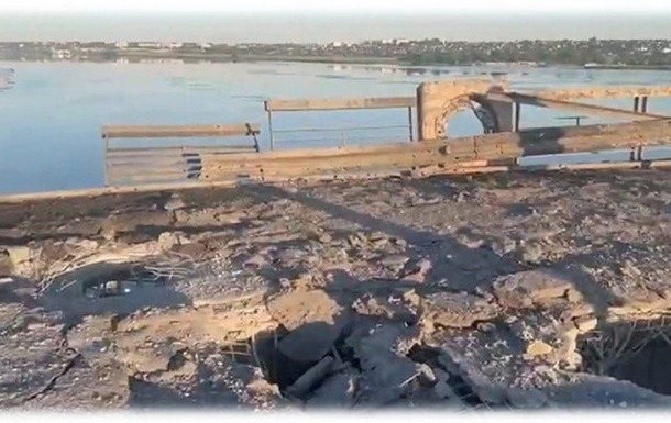 Легка ціль для ЗСУ: окупанти спорудили нову переправу під Антонівським мостом