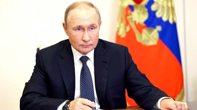 Путин ввел "военное положение" на оккупированных территориях Украины