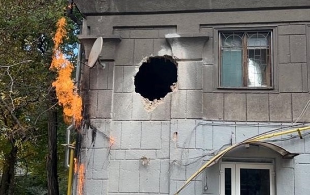Враг атаковал ракетами Запорожье: от ударов пострадали жилые дома