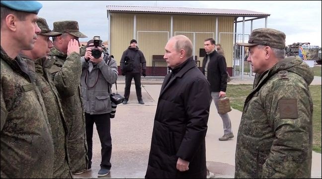 Странный шрам на руке: к мобилизованным мог приезжать двойник Путина