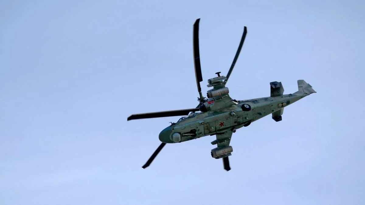 Два ударных вертолета Ка-52 неожиданно взорвались в Псковской области РФ