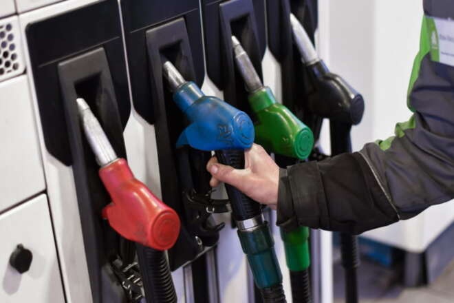 В НБУ назвали новые цены на бензин: когда ждать подорожания топлива