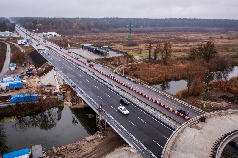 Под Киевом полностью восстановили разрушенный в феврале мост