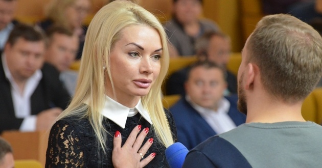 Получила в подарок 20 миллионов гривен: суд обязал открыть дело против нардепа от СН