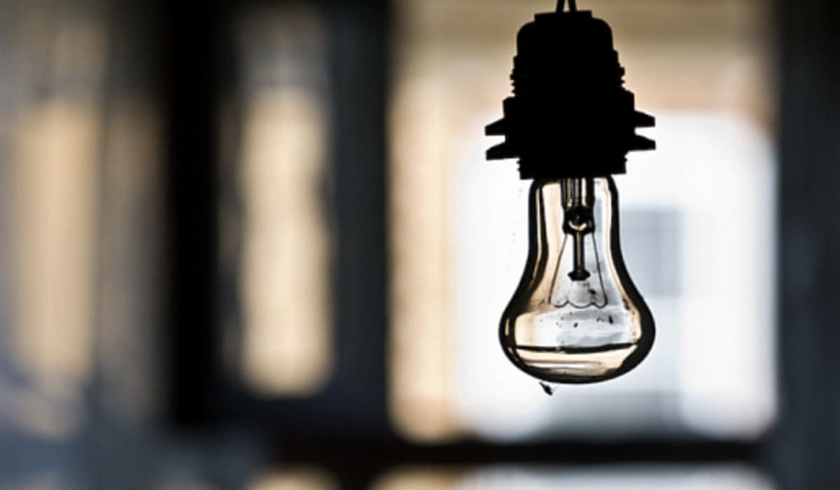 Массовые отключения света: в "Укрэнерго" рассказали, в каких областях отключат электричество