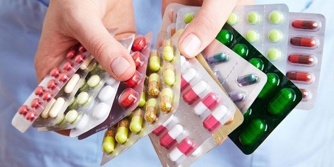 В РФ поручили регионам запастись лекарствами на несколько месяцев