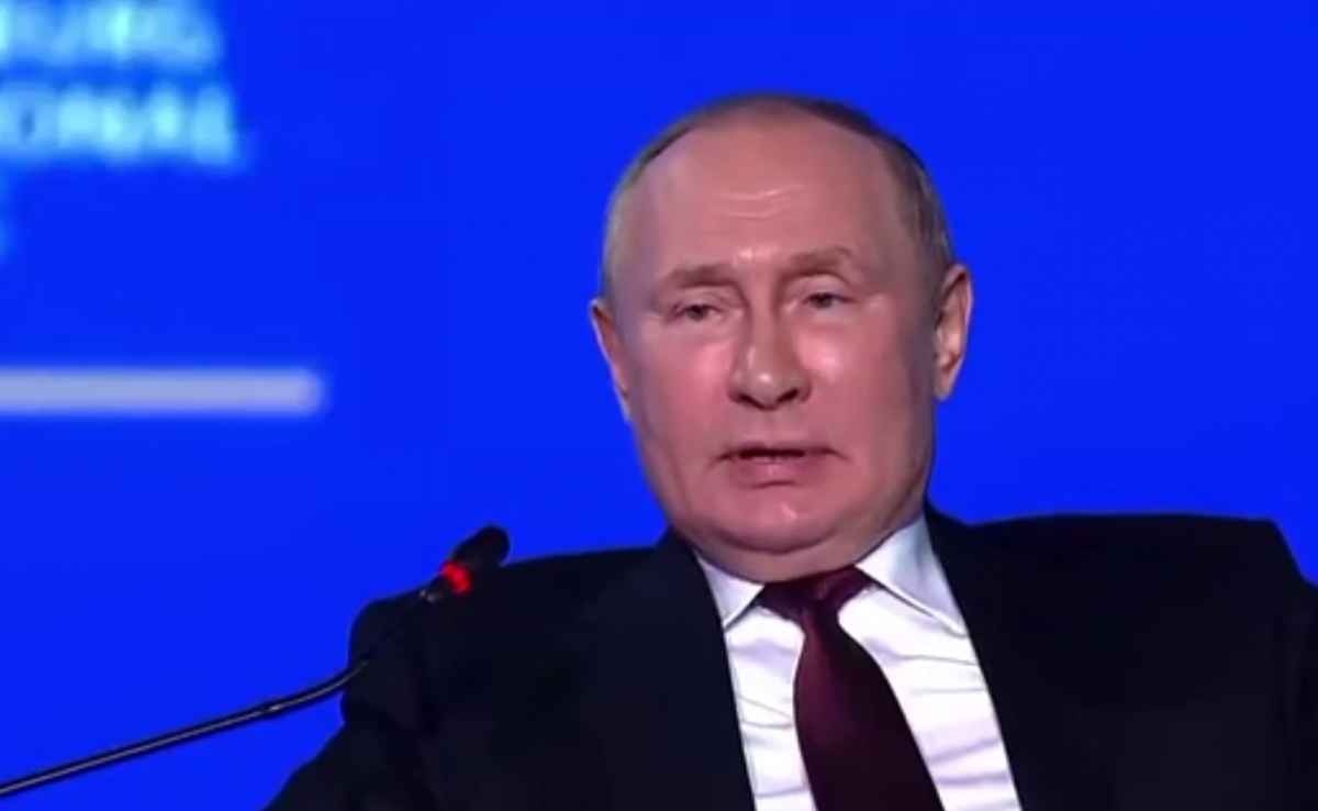 Впервые за 10 лет "прямая линия" с Путиным может не состояться