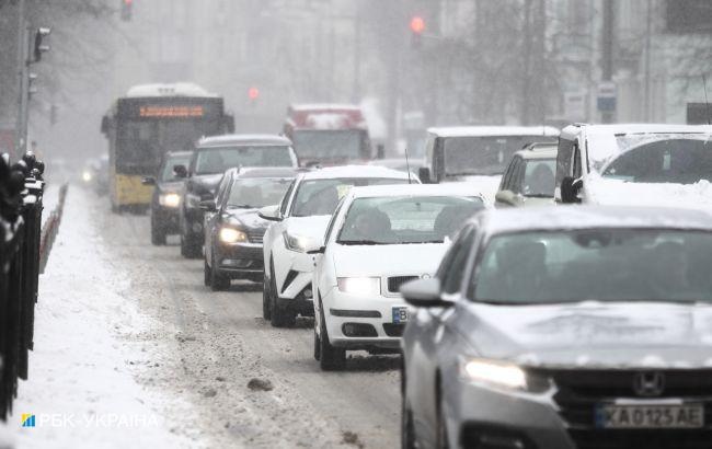 Первый снег в столице выпадет завтра: киевлян предупредили о осадках и гололедице