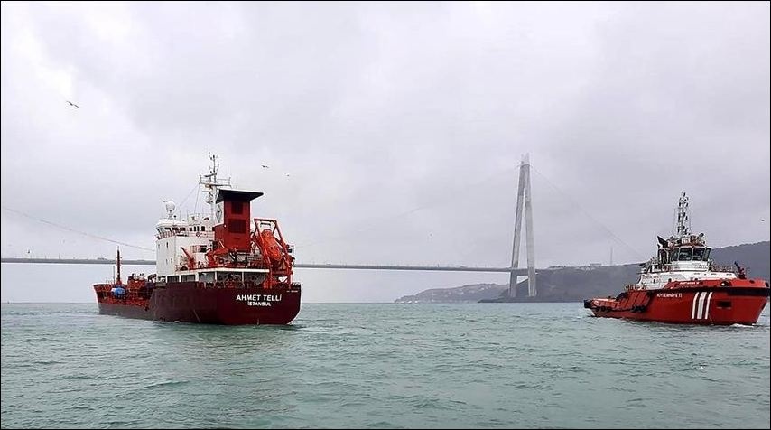 Турция закрывает проливы для незастрахованных танкеров с российской нефтью — Bloomberg